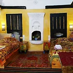 Dancing Cloud Art House Hotel *