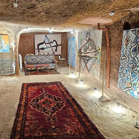 Dancing Cloud Art House