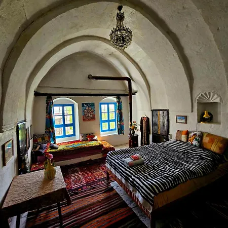 Dancing Cloud Art House فندق أُتْشيسار