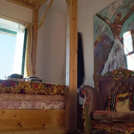 Dancing Cloud Art House *